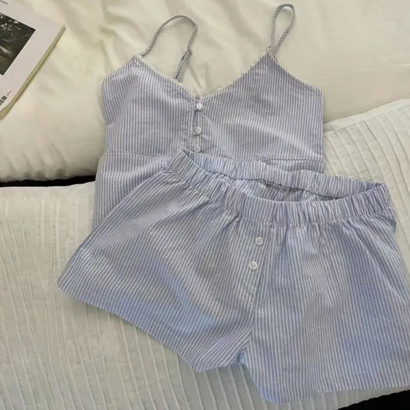 Pantaloncini con bretelle con  - Summer House Clothing recensione e prezzo