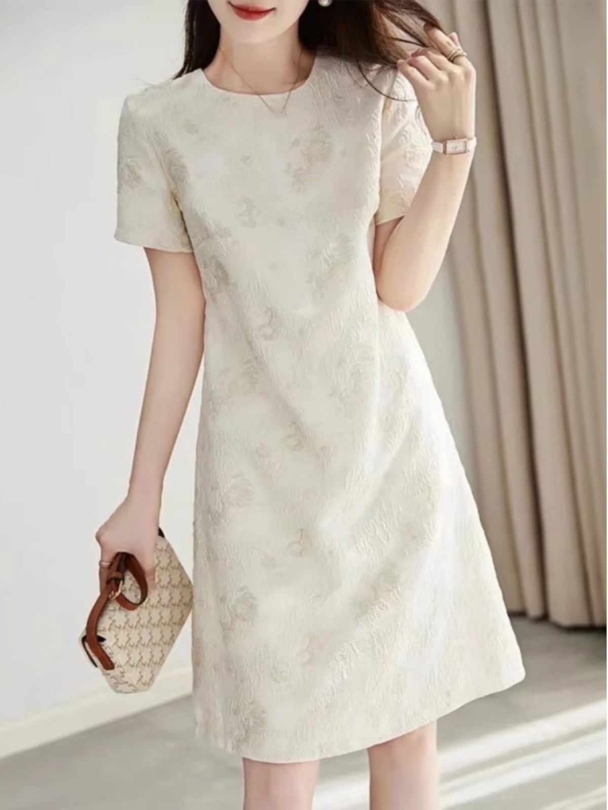 Elegante Abito Estivo Modellan - Summer Line Clothing Brand recensione e prezzo